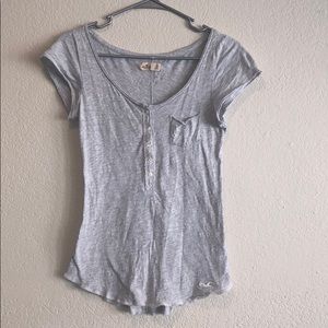 Hollister heathered gray button up t-shirt